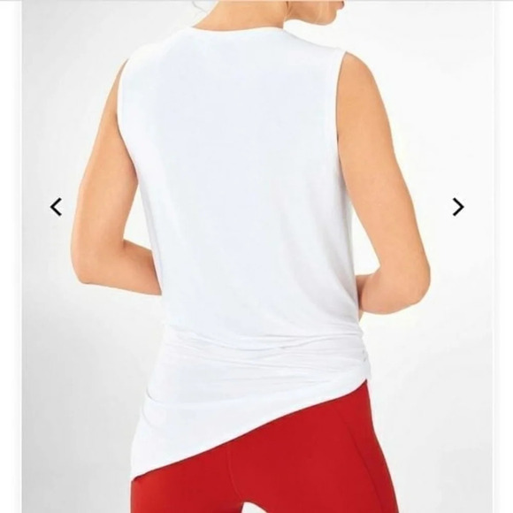 💰 Fabletics Alia Tied Tank - Picture 2 of 8